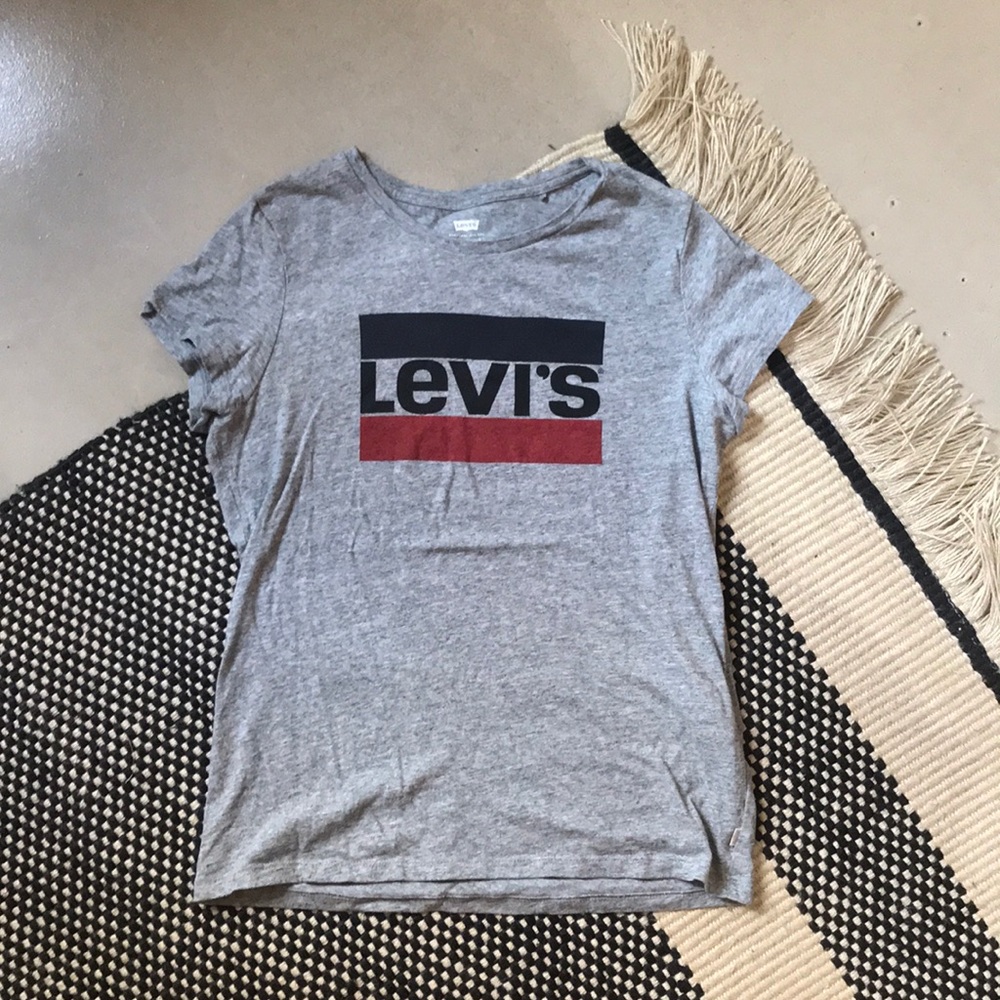 Levi’s Logo Graphic Tee